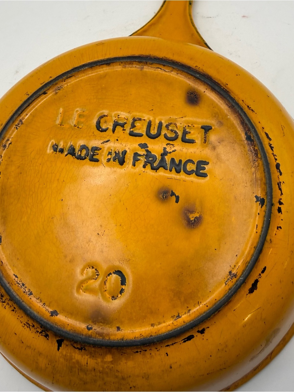 Le Creuset Double Spout Enameled Cast Iron Skillet #20 Yellow Vintage - Picture 14 of 14
